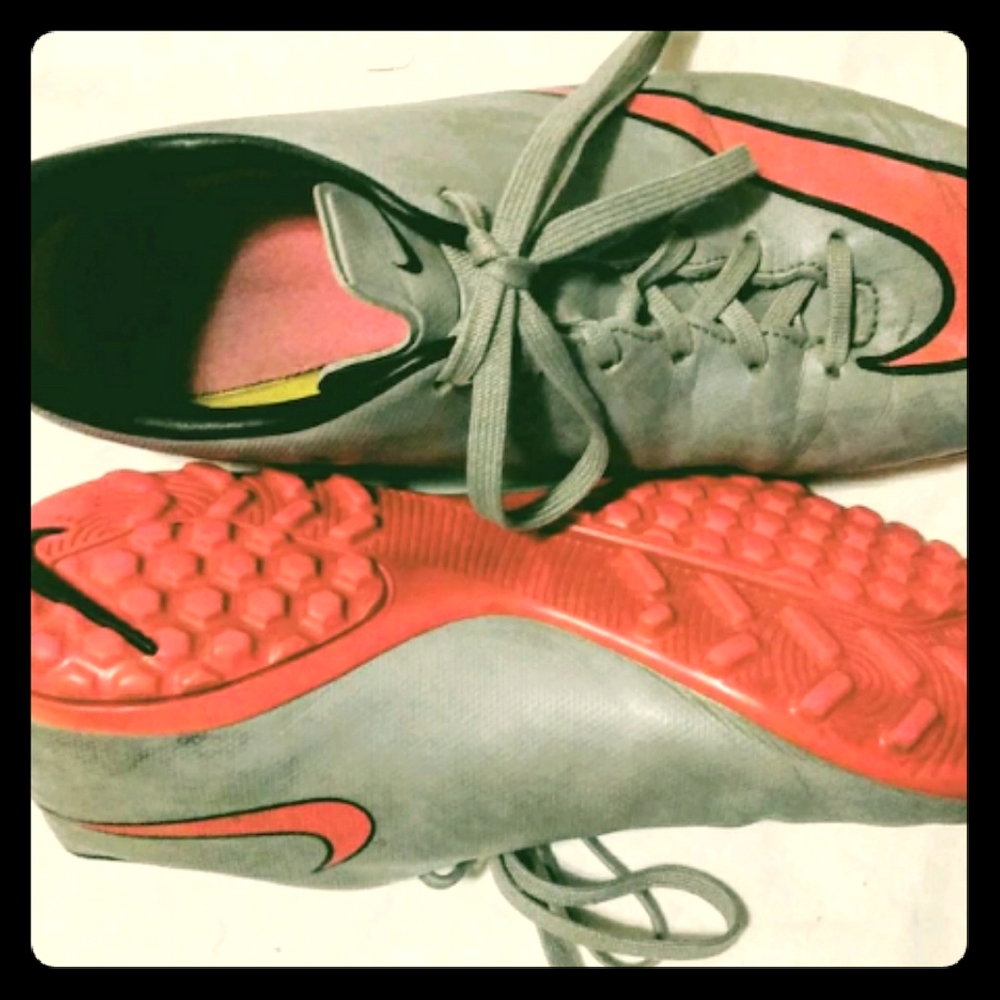 EUC Nike Mercurial Cleats